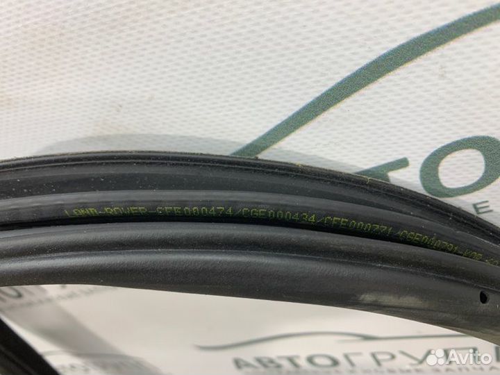 Уплотнитель двери передний левый Land Rover Range