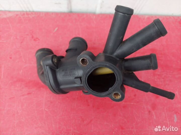 Корпус термостата Volkswagen Golf 3