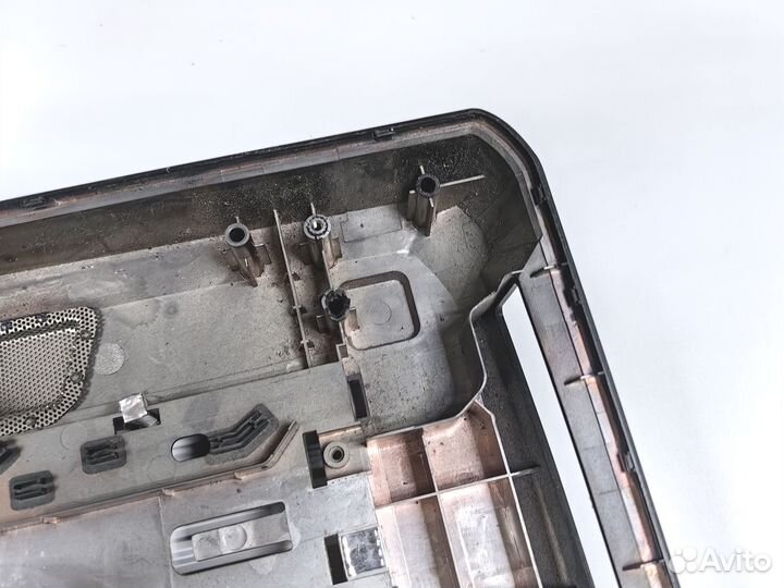 Поддон ноутбука MSI GT780DX с дефектом