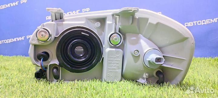 Фара передняя правая на Chevrolet Aveo т 250