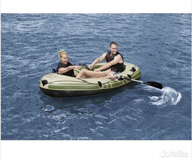 Надувная лодка двухместная с вёслами