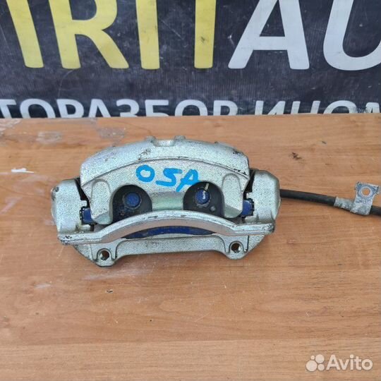 Суппорт тормозной передний правый Kia Mohave 1