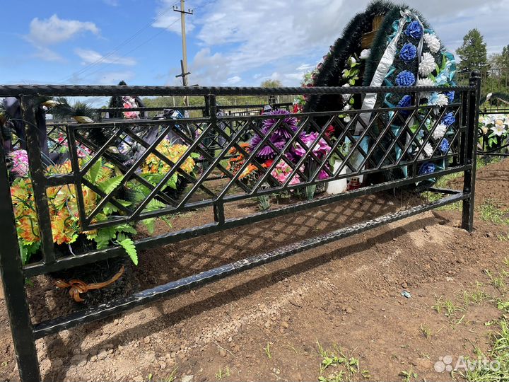 Ограды на кладбище