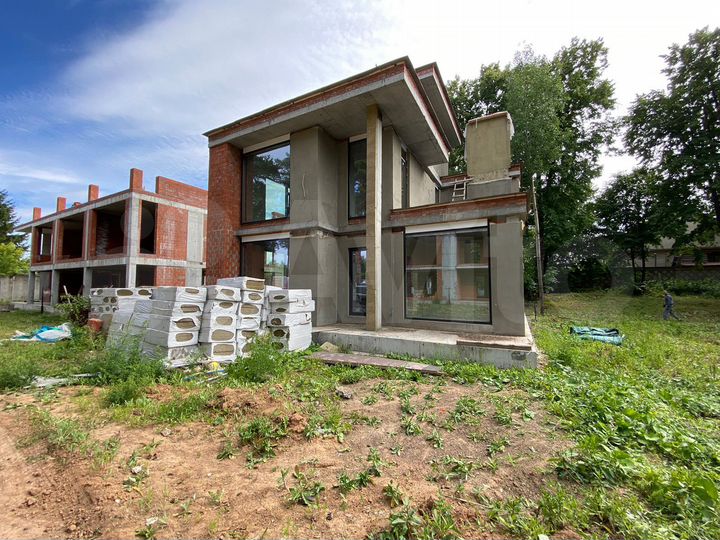 Коттедж 292,3 м² на участке 7 сот.