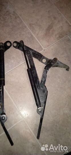 Петля крышки багажника киа Magentis 2005-2010