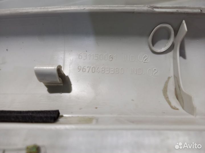 Обшивка стойки передняя правая Citroen C3 Picasso