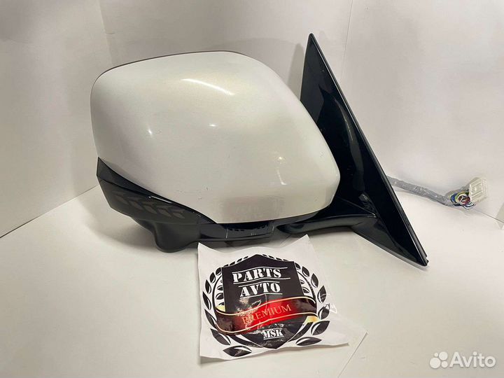 Зеркало правое Infiniti QX56 QX80 Nissan Patrol