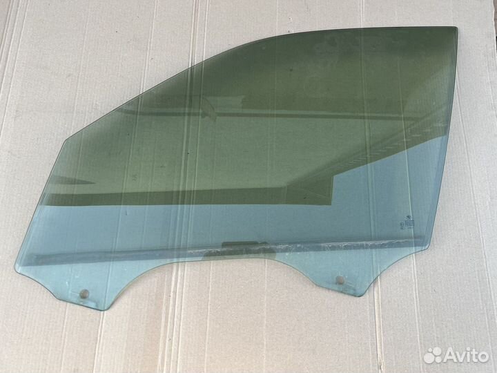 Стекло передней левой двери Bmw X5 E70