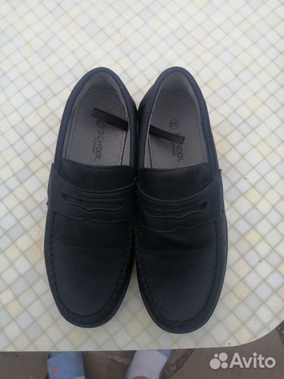 Туфли новые на мальчика 32 размер