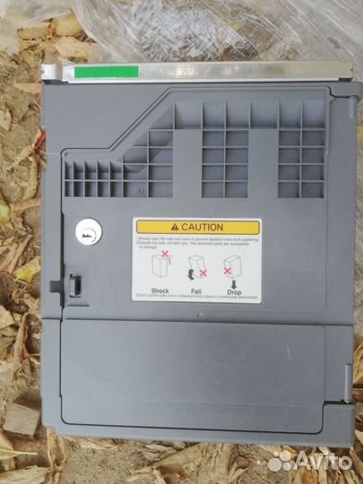 Ящик для д е н е г