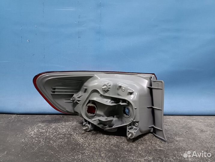 Фонарь правый Toyota Corolla 10 E150