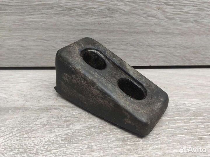 Ограничитель двери Mercedes Sprinter W901