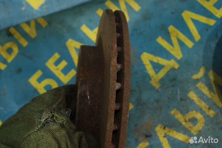 Передний тормозной диск Nissan Primera P10