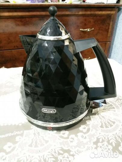 Чайник электрический delonghi