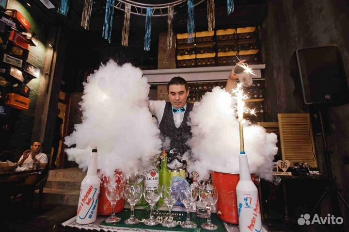 Бармен шоу/Пирамида Шампанского