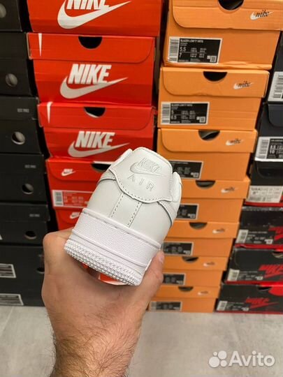 Кроссовки Nike Air Force 1 luxe