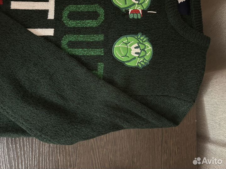 Свитер шерстяной