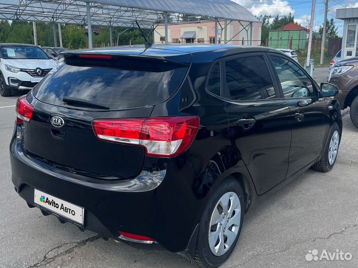 Kia Rio 1.4 AT, 2015, 111 000 км