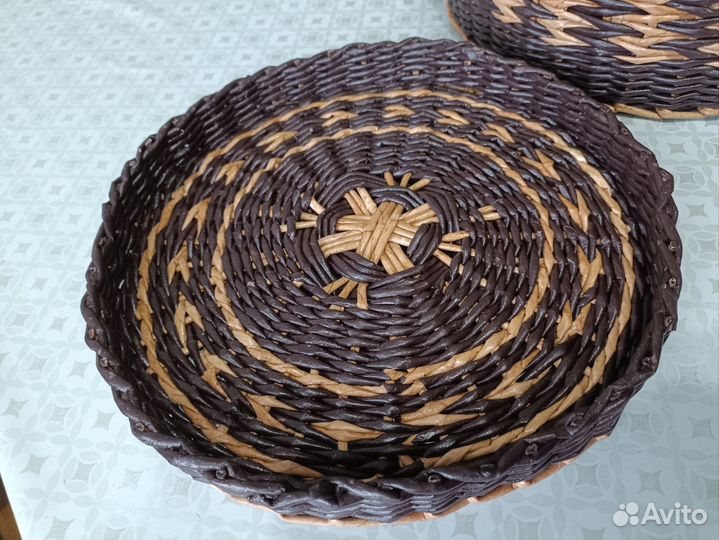 Короб круглый с крышкой из бумажной лозы