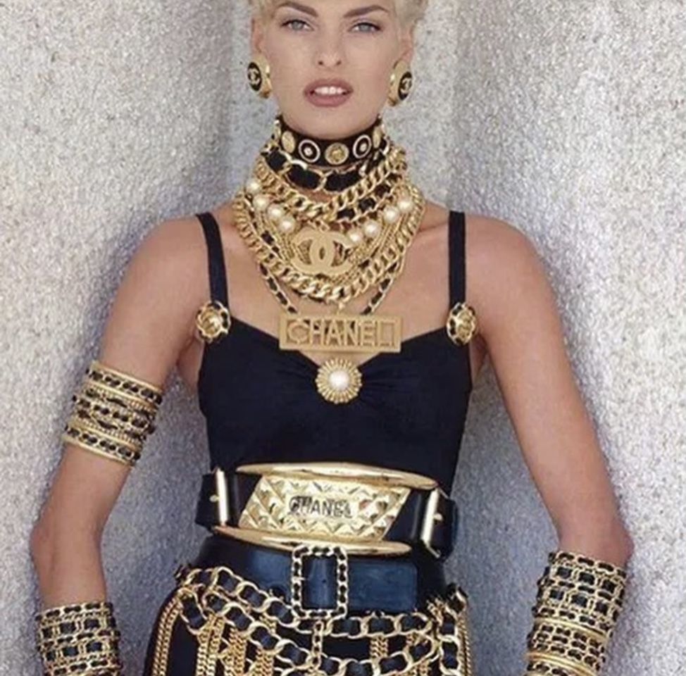 серьги в 90-е годы. Chanel 1991. мода 80х в мадонна. украшения в стиле 90 х. украшения в стиле 90 х.