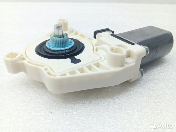 Моторчик стеклоподъемника задний левый Audi Q5 FY