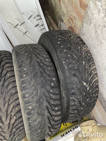 Yokohama A008 235/65 R17