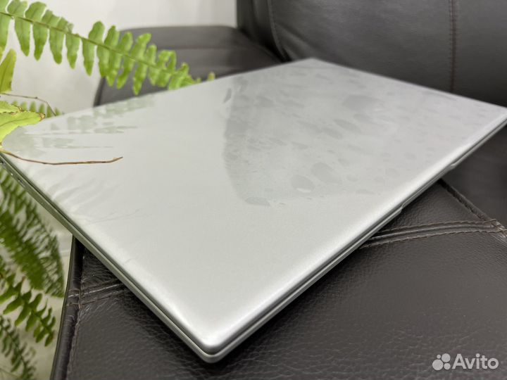 Ноутбук 15.6' 4 ядра/ 16 Гб/ SSD 512 Гб / W 11 Pro