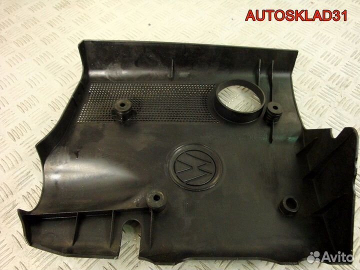 Декоративная крышка двигателя Passat B5 06B103935C