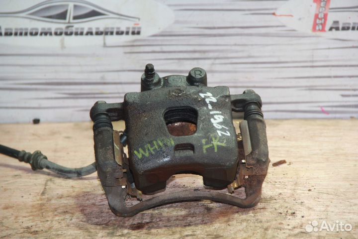 Суппорт перед право c Nissan Bluebird EU14 SR18DE