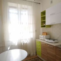 2-к. квартира, 55 м², 2/4 эт.