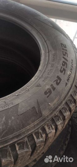 Pirelli Ice Zero 2 215/65 R16