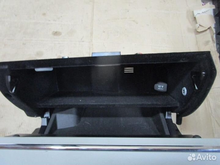 Бардачок w204 C-class 272.948 26.08.2010