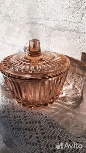 Вазы из цветного стекла чехия и др