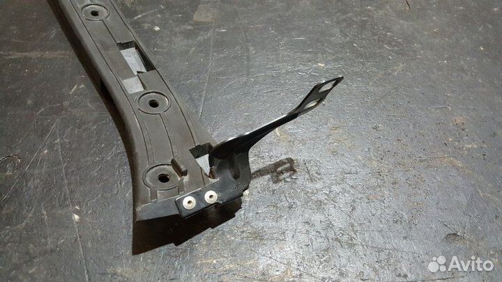 Кронштейн бампера передний правый Porsche Cayenne