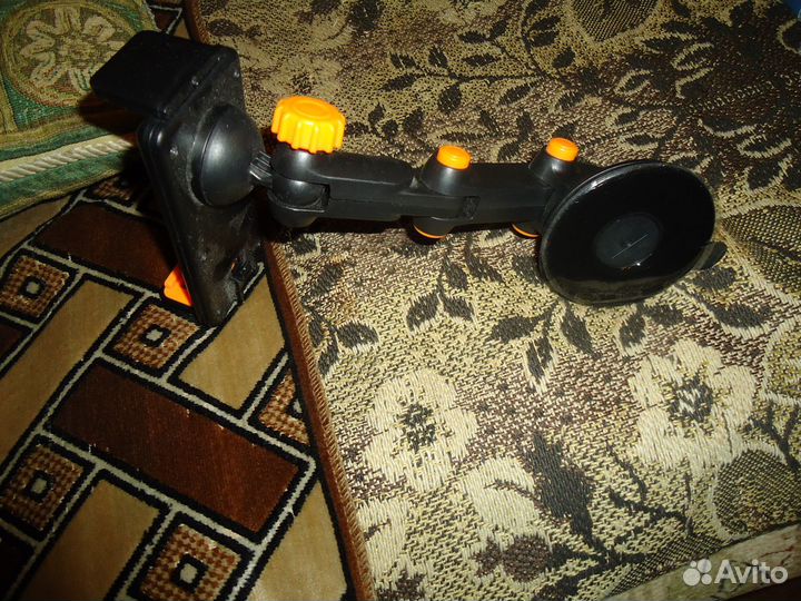 Держатель для планшета в авто