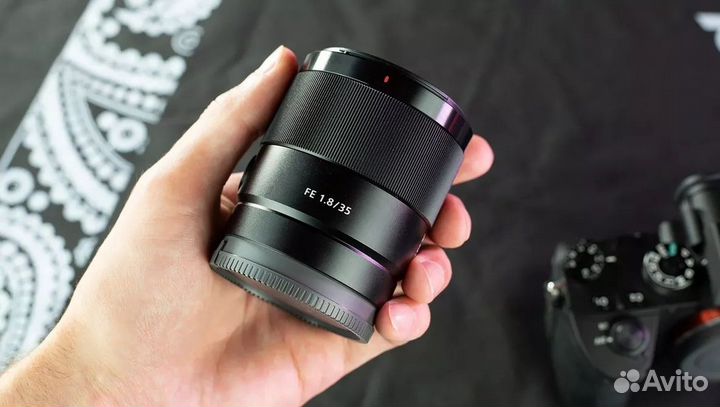 Объектив Sony FE 35mm F/1.8