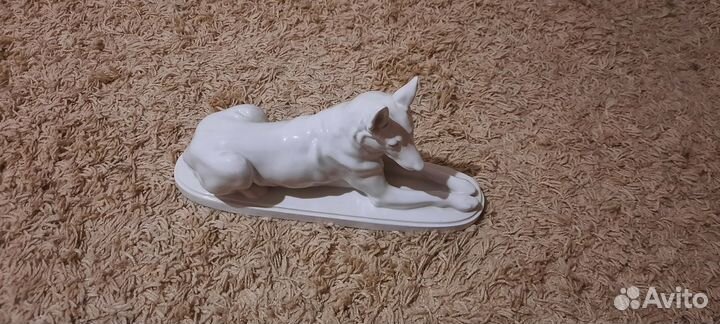 Фарфоровые статуэтки собака лфз