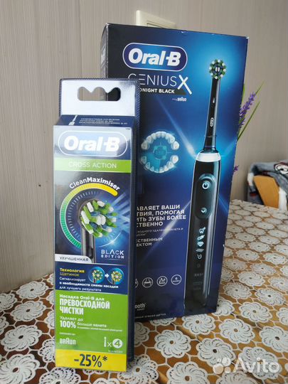 Электрическая зубная щётка Oral-b Genius x+Насадки