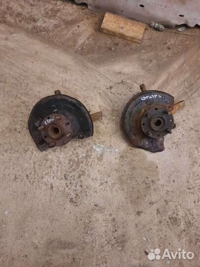 Передние кулаки mitsubishi carisma