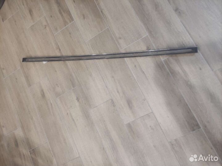 Молдинг двери задней правой Volkswagen Multivan 16