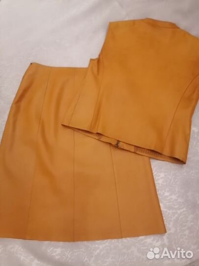 Костюм юбочка и жилет из мягчайшей кожи