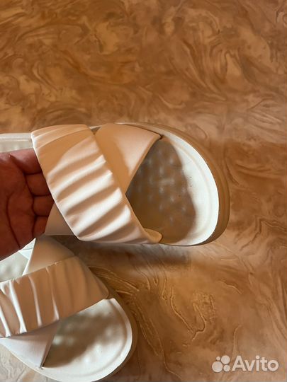 Шлепанцы женские