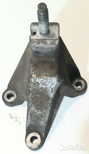 Кронштейн кпп Ford Focus I