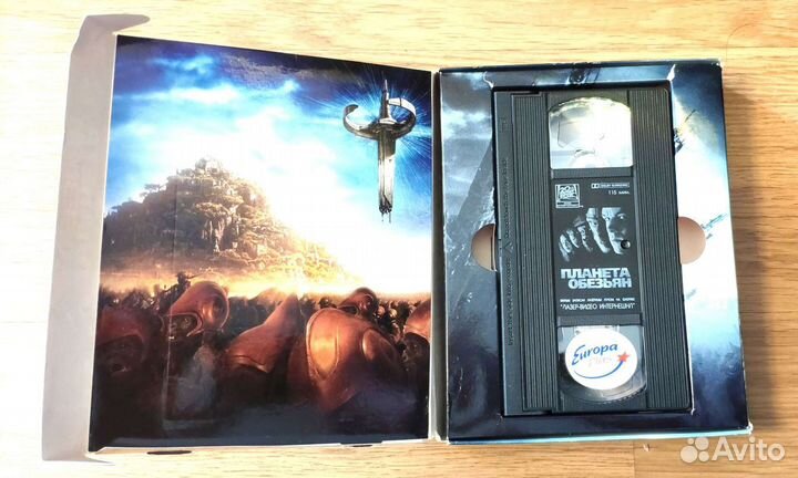 Видеокассеты VHS с фантастическими фильмами