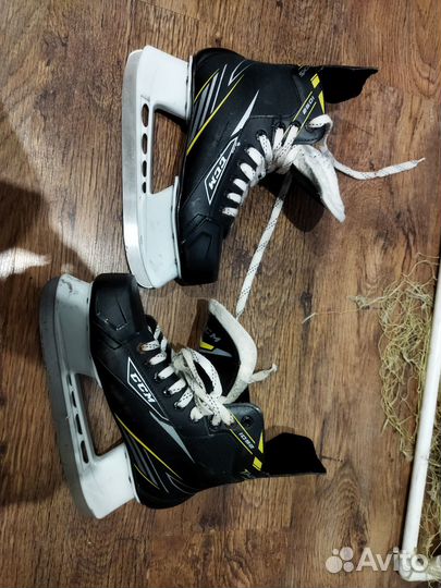 Коньки хоккейные 41, 43