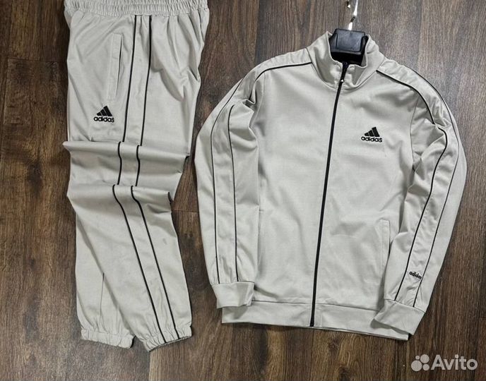 Спортивные костюмы Adidas модные