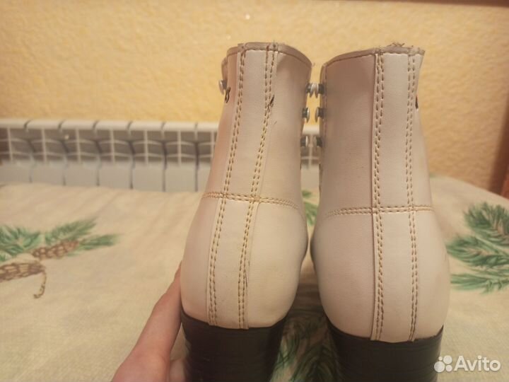 Коньки фигурные novus 40 размер