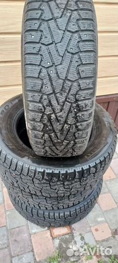 Pirelli Ice Zero 215/60 R16