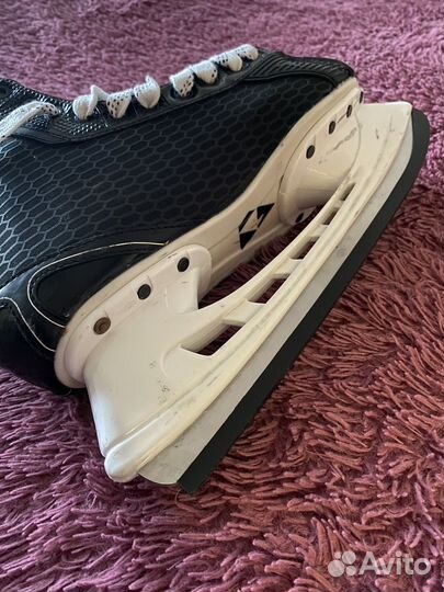 Коньки хоккейные