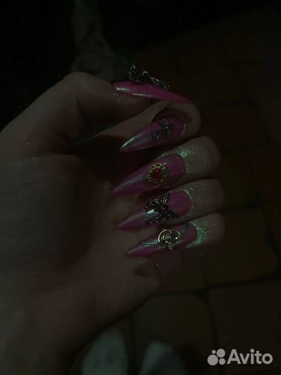 Модель на маникюр